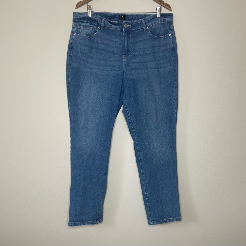 Dressbarn Classic Blue Jeans size 16